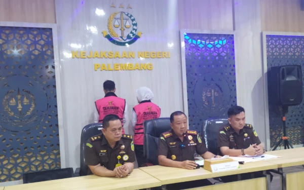 Thumbnail Korupsi Hibah PMI, Eks Wakil Wali Kota Palembang dan Suami Ditahan