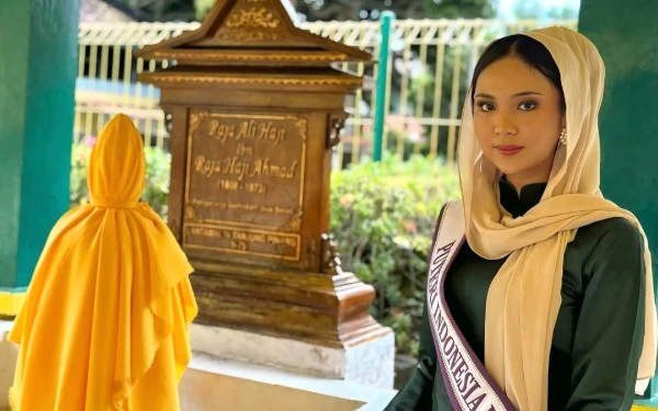 Thumbnail Puteri Indonesia Kepri 2 2025, Fidya Adystiara Menapak Jejak Sejarah di Pulau Penyengat