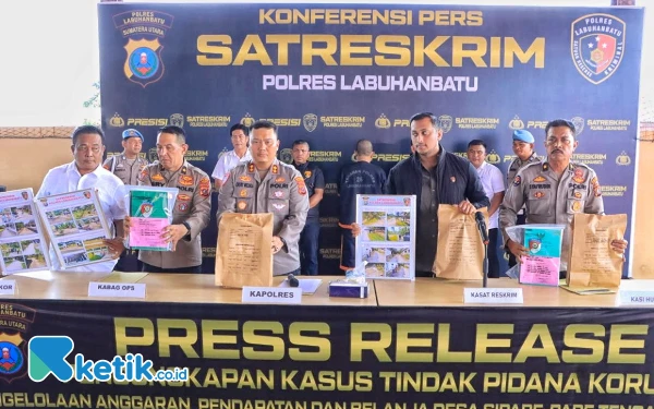 Thumbnail Berita - Sisa APBDes Dibuat Bayar Utang dan Gelar Voli, Mantan Kades di Labura Ditahan Polisi