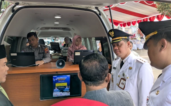 Thumbnail Satu Lagi Mobil Samsat Keliling Diterjunkan, Pelayanan Pajak di Jepara Kian Dekat dengan Warga