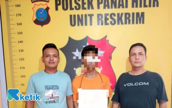 Thumbnail Berita - Nekat Buang Sampah Tengah Malam ke Jembatan, Uang dan HP Dirampas Perampok