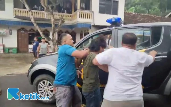 Thumbnail Pelaku Curanmor di Pacitan Dibekuk Polisi: Coba Tipu Warga Pakai Modus Bertamu