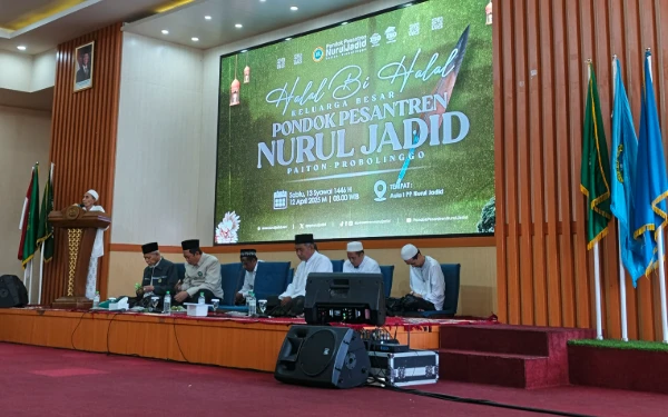 Thumbnail Berita - Halalbihalal Ponpes Nurul Jadid, Kiai Zuhri: Kebersamaan dan Disiplin, Jalan Menuju Kemajuan Pesantren