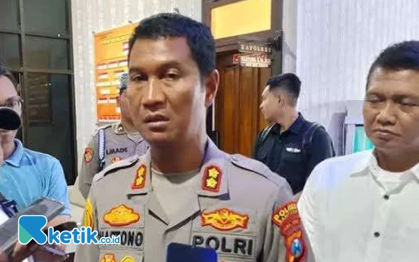 Thumbnail Mengaku Tak Tahu, Kapolres Sampang Akhirnya Benarkan dan Langsung Buru Pelaku Penganiayaan di Ketapang Daya