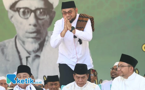Thumbnail Berita - Bupati Halsel Bassam Kasuba dan Sederet Tokoh Nasional Hadiri Haul Guru Tua di Sulawesi Tengah