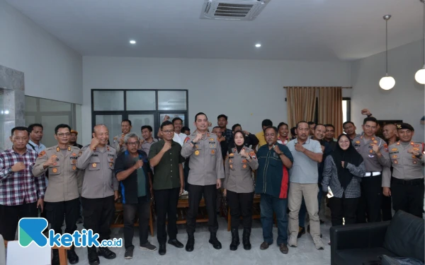 Thumbnail Halalbihalal, Kapolres Situbondo Apresiasi Sinergitas Wartawan Jaga Kondusifitas Kamtibmas