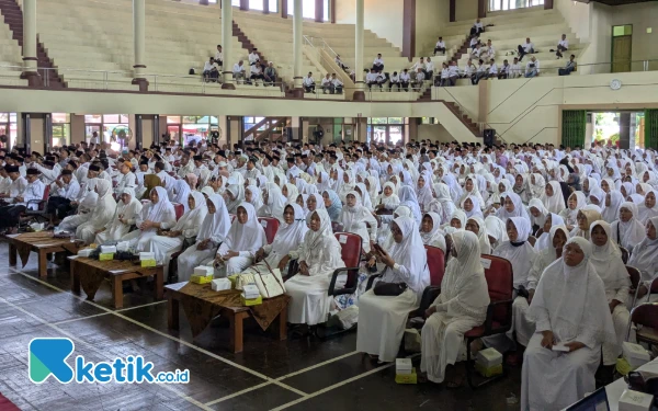 Thumbnail Berita - 1.190 Calon Jemaah Ikuti Manasik Haji 2025 di Jepara, Termuda Berusia 18 Tahun