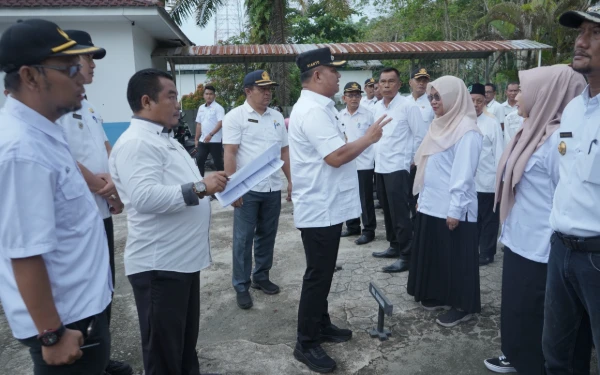 Thumbnail Wakil Bupati Asahan Rianto Pimpin Apel di Kecamatan Kota Kisaran Barat