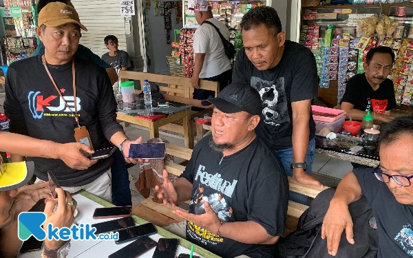 Thumbnail Dugaan Korupsi DAM, RaDja Desak Kejari Blitar Tetapkan Eks Bupati Mak Rini Jadi Tersangka