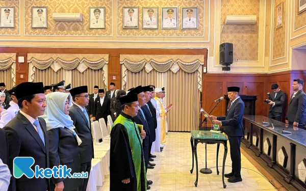 Thumbnail Wahyu Hidayat Mutasi dan Lantik Puluhan Pejabat Pemkot Malang