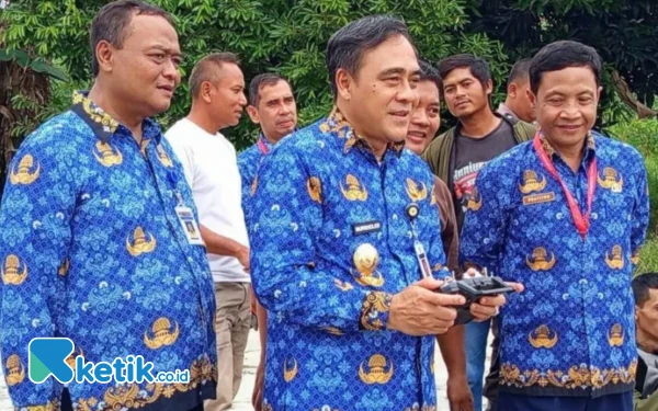 Thumbnail Berita - Pemkab Pemalang Salurkan Bantuan Traktor Siluman untuk Kelompok Tani