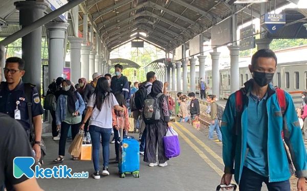 Thumbnail Long Weekend, KAI Daop 8 Surabaya Catat Pelanggan Capai 123 Ribu