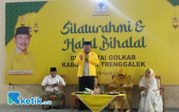 Thumbnail Berita - Berkunjung ke Trenggalek, Anggota DPR RI Ali Mufthi Minta Kader Golkar Tampil di Pilkada 2029