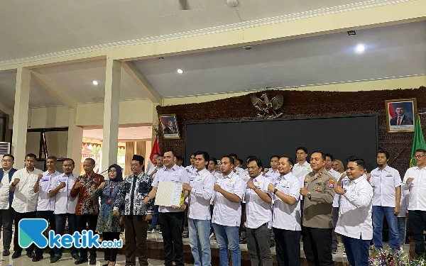 Thumbnail Hadiri Pelantikan BPC Hipmi Bondowoso, Bupati Hamid Dorong Kolaborasi