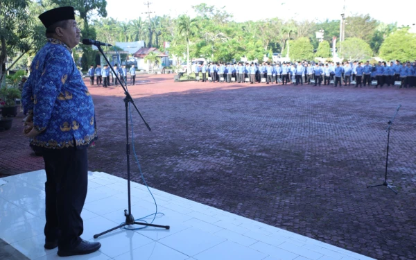Thumbnail Pimpin Upacara HKN Bulan April, Taufik Zainal Abidin Sampai Pesan Tegas Kepada ASN