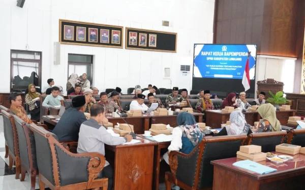 Thumbnail Berita - Ketua DPRD Lumajang Undang Banyak Unsur Keagamaan saat Uji Publik Raperda Pesantren