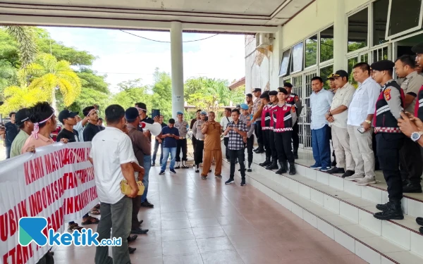 Thumbnail Berita - Tuntut Realisasi Plasma PT Nafasindo, Warga Kota Baharu dan Singkohor Gelar Aksi di 3 Lokasi