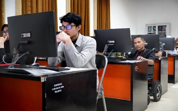 Thumbnail UTBK Ramah Difabel di UB, 16 Calon Mahasiswa Jalani Ujian dengan Fasilitas Inklusif