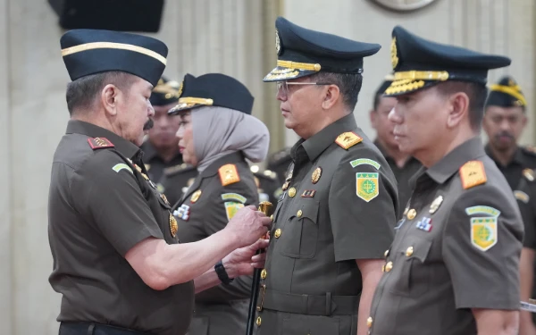 Thumbnail Kuntadi Resmi Jabat Kajati Jatim, Ini Pesan Jaksa Agung