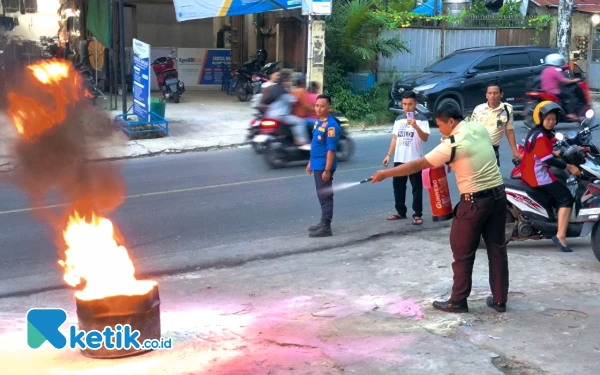 Thumbnail Berita - Metode CMK, BRI BO Kotapinang Simulasi Tanggulangi Kebakaran Bersama Damkar