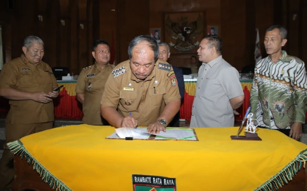 Thumbnail DPRD Asahan Tetapkan RPJMD 2025-2029, Bupati: Mari Kawal dan Dukung Bersama