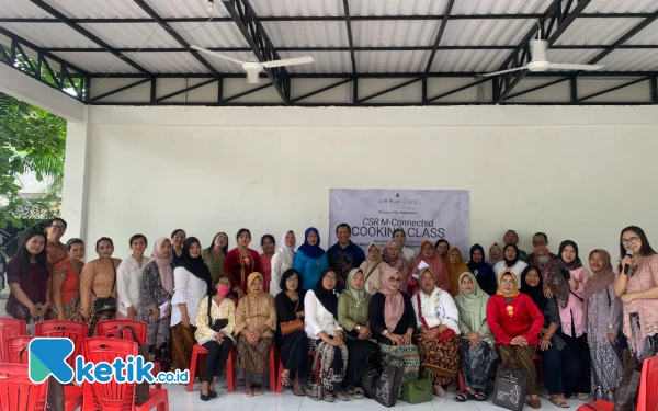 Thumbnail Unjuk Cantik Berkebaya dan Cooking Show Warnai Perayaan Kartini di Verwood Surabaya