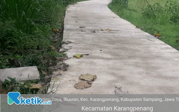 Thumbnail Proyek Rabat Beton Tanpa Papan Nama di Desa Bluuran Sampang Sudah Retak, Kades dan Camat Kompak Bungkam