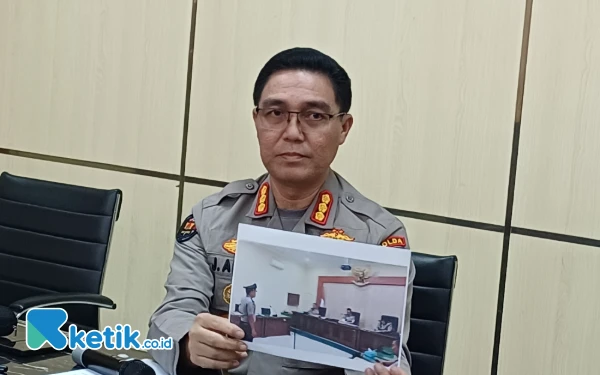 Thumbnail Aipda LC Pelaku Persetubuhan Tahanan Wanita Polres Pacitan Resmi Dipecat