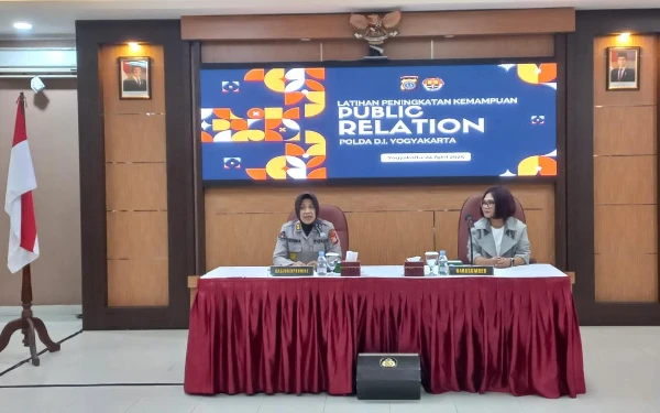 Thumbnail Kasubbid Penmas Polda DIY AKBP Verena: Kemampuan Public Relation Penting Bagi Seluruh Anggota Polri
