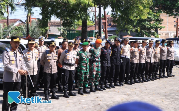 Thumbnail Antisipasi Gesekan, Polres Madiun Siagakan Ratusan Personel di Pengesahan Perguruan Silat