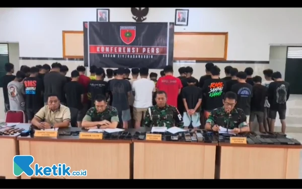 Tipu Warga dan Prajurit, Intelejen TNI Amankan 40 Orang Terduga Pelaku Penipuan Online di Sulawesi Selatan