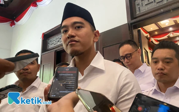 Thumbnail Urung Temui Gubernur Jatim, Kaesang: Kangen Anak