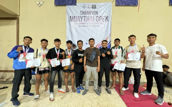 Thumbnail Berita - 6 Atlet Sangsaga Fight Camp Bojonegoro Raih Juara Umum Kedua Muaythai Open se-Jawa