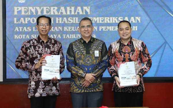 Thumbnail Buktikan Sinergi Pemkot dan DPRD Berhasil, Surabaya Raih Opini WTP Ke-13 BPK