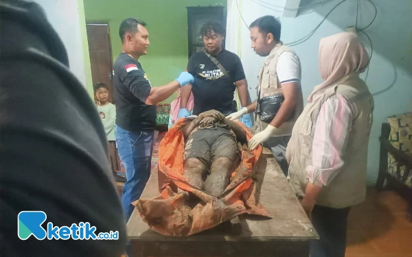 Thumbnail Cari Ikan Saat Flushing, Lansia Blitar Meninggal di Sungai Brantas