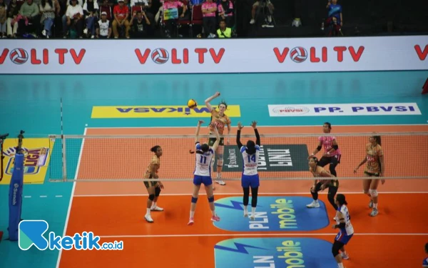 Thumbnail 2 Laga Sisa Final Four, Pelatih Gresik Petrokimia Berharap Megawati Bisa Tampil