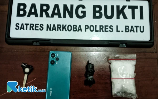 Thumbnail Berita - Petani di Labuhanbatu Nyari Tambahan dari Jual Narkoba, Barang Bukti 101 Gram Sabu