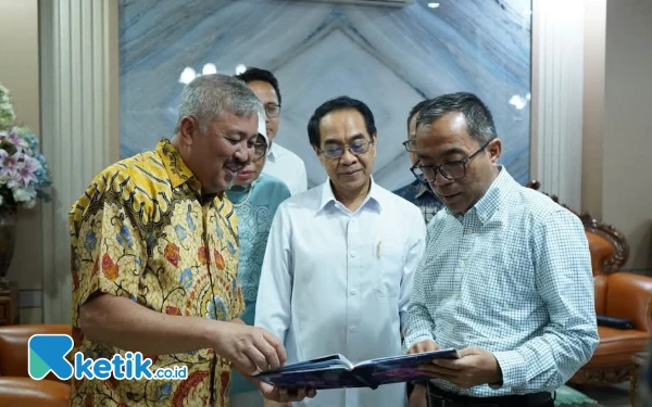 Thumbnail Berita - Bupati Pinrang Sambut Kunjungan Mendiktisaintek, Ingin Bangun Sekolah Vokasi Pertanian