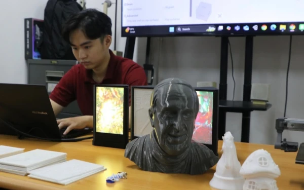 Thumbnail 3D Printing Wajah Paus Fransiskus, Karya Penghormatan Alumni Ubaya