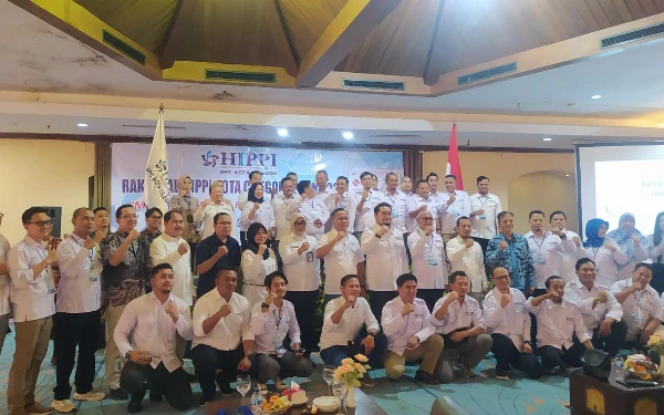 Thumbnail Berita - Zia Minta HIPPI Kota Cilegon Jangan Jadi Mobil Mogok