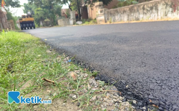 Thumbnail Berita - Proyek BKK 2025, Pengaspalan Jalan Desa di Jombang Diduga Sarat Penyimpangan