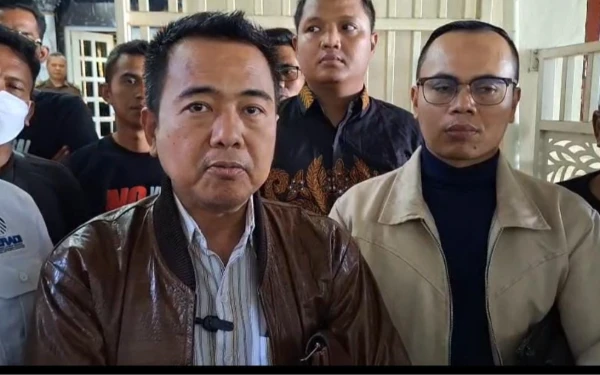 Thumbnail Alasan Warga Jawa Timur Gugat Gubernur Khofifah untuk Berlakukan Pengampunan Pajak Kendaraan: Ekonomi Susah dan Korupsi