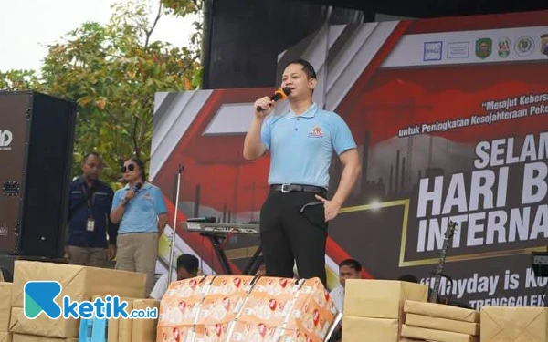 Thumbnail Berita - Peringati May Day, Bupati Mas Ipin Ajak Buruh Doakan Pengusaha di Trenggalek Sukses