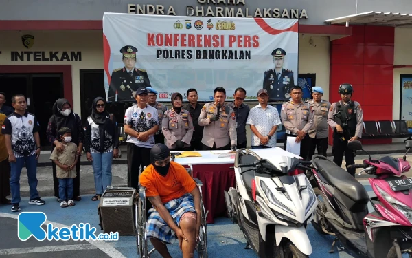 Thumbnail Berita - Melawan Saat Ditangkap, Begal Motor Guru SD di Bangkalan Ditembak Polisi