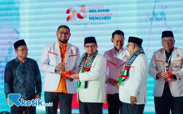 Thumbnail Dianugerahi Kepala Daerah Muda PKS Menginspirasi, Bassam Kasuba: Pemicu Semangat Terus Melayani