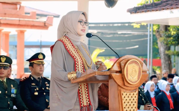 Thumbnail Berita - Bupati Lumajang: Saya Percaya dari Ruang Kelas akan Lahir Pemimpin Bangsa