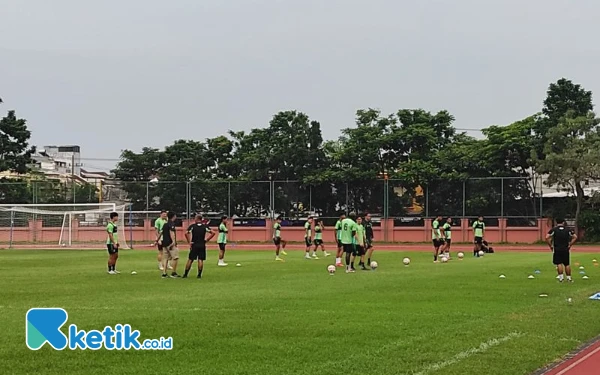 Thumbnail Lawan Persik Kediri, Persebaya Surabaya Tetap Fokus Gelar Persiapan