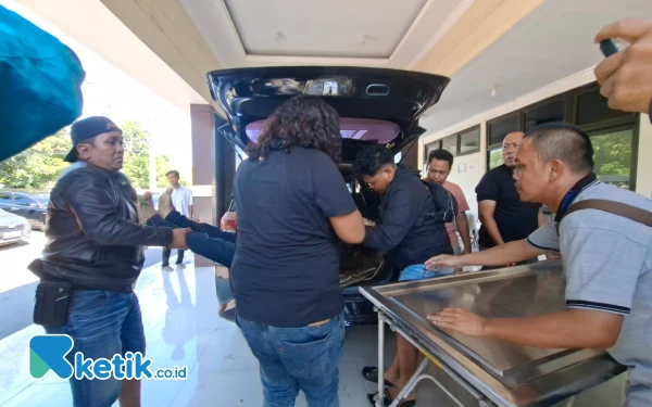 Thumbnail Bondet Nyaris Meledak, Polisi Sigap Tembak Mati Bandit Curanmor di Pasuruan