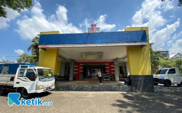 Thumbnail Bukan Buku dan Kapur, Alat Belajar Siswa Sekolah Rakyat Gunakan iPad