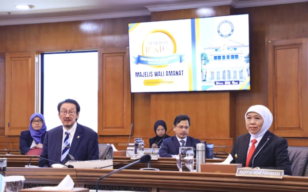 Thumbnail Prof Madyan Terpilih Rektor, Khofifah Berharap Unair Semakin Terkemuka di Level Internasional